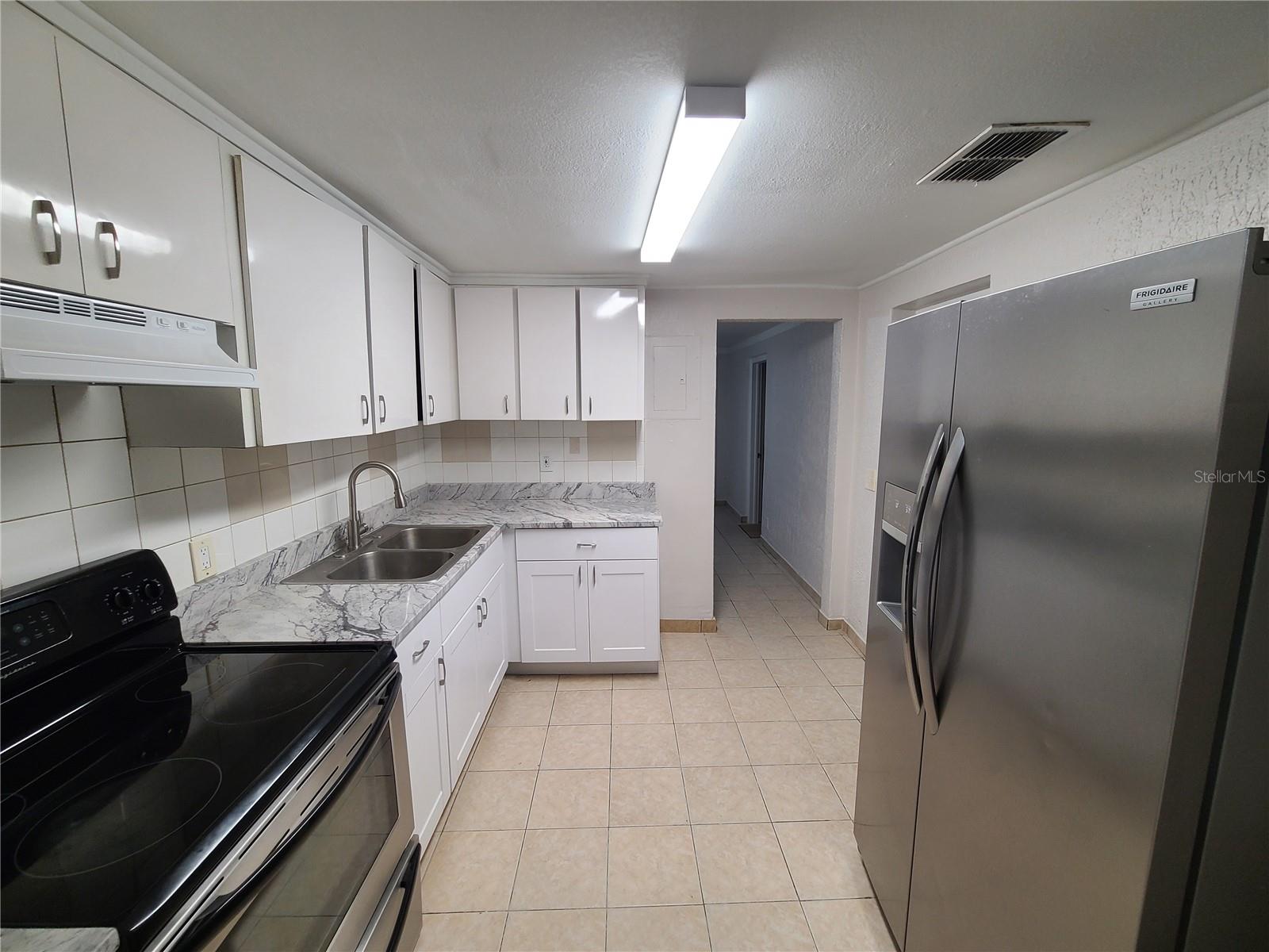 Image 3 of 11 For 1706 Sitka Street