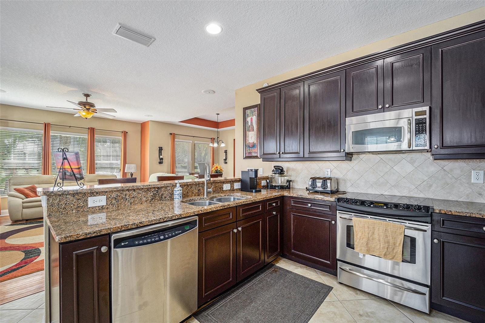 Image 14 of 31 For 5516 Luminar Pointe Lane