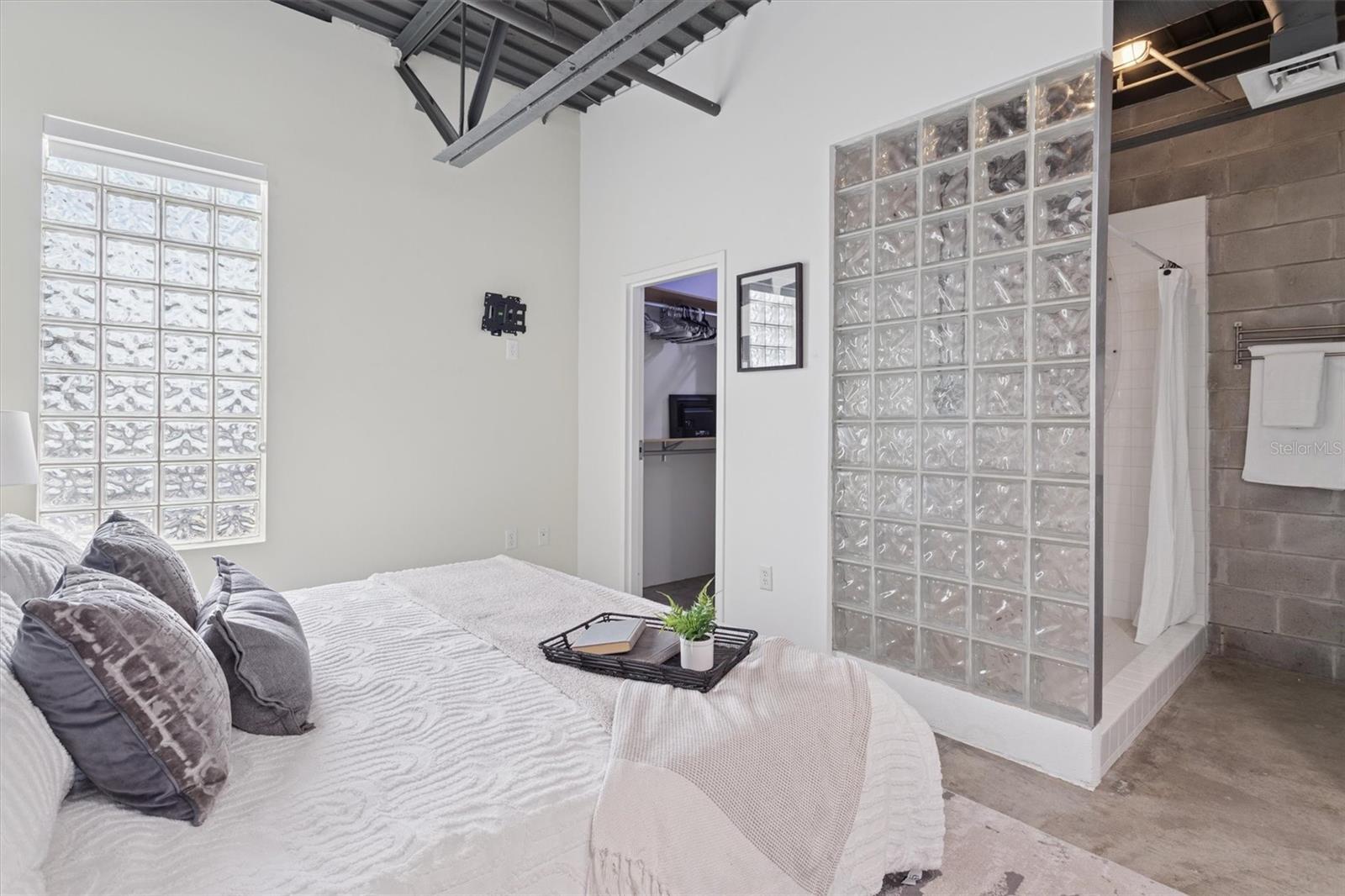 Image 19 of 25 For 217 12th Street 104