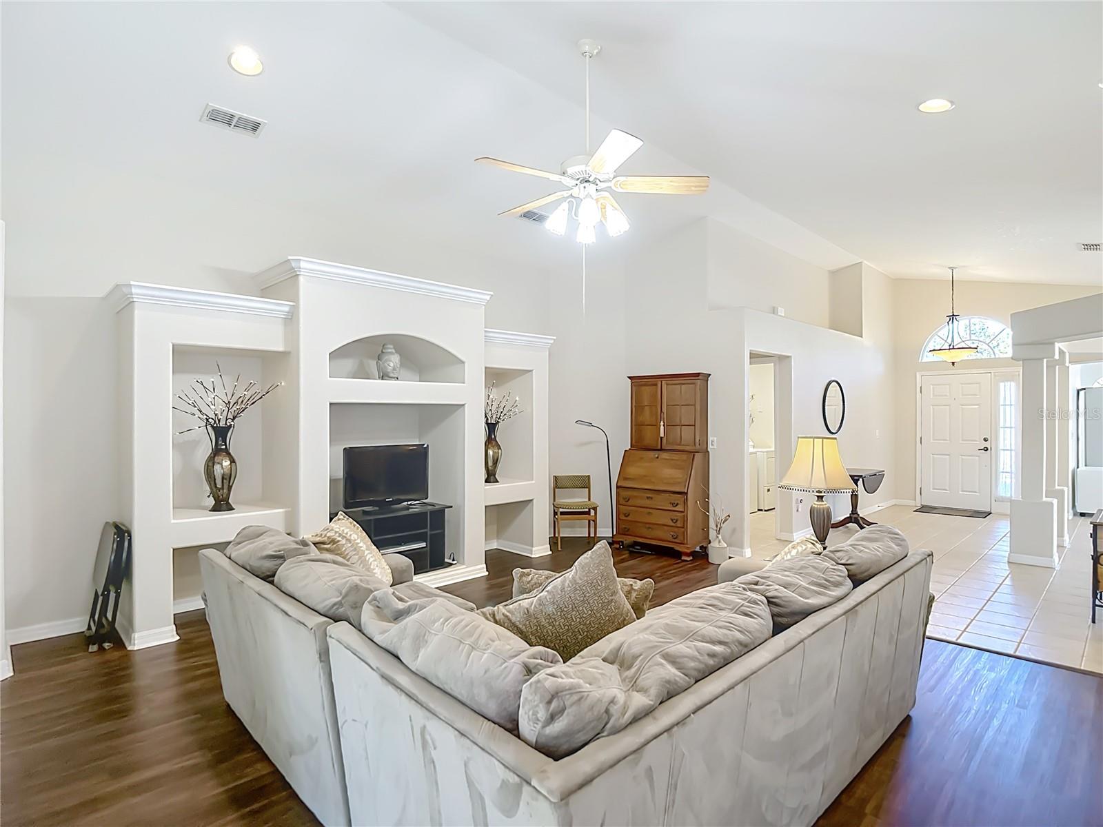 Image 13 of 48 For 456 Greenwich Circle