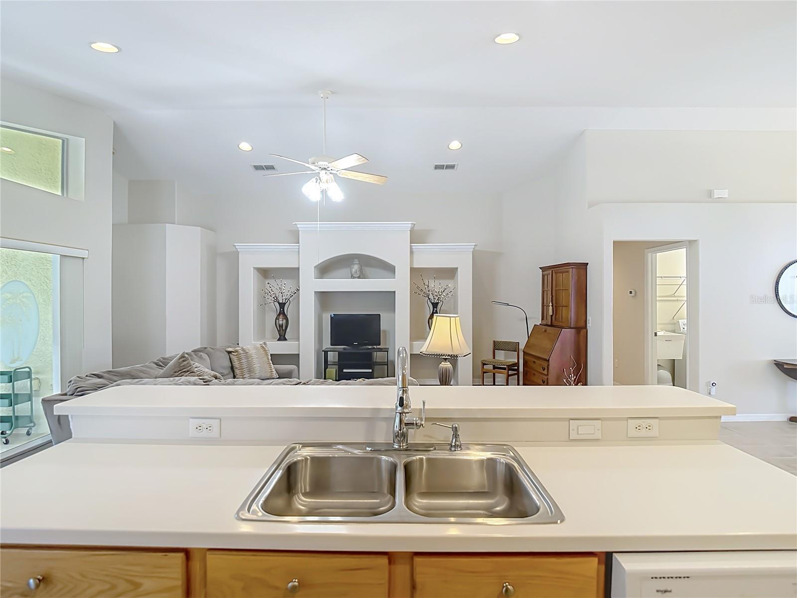 Image 17 of 48 For 456 Greenwich Circle