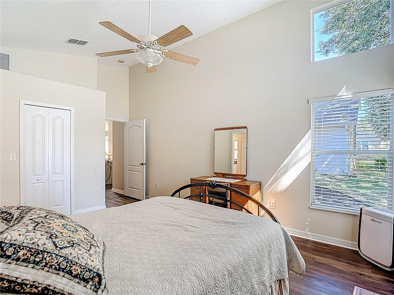 Image 22 of 48 For 456 Greenwich Circle