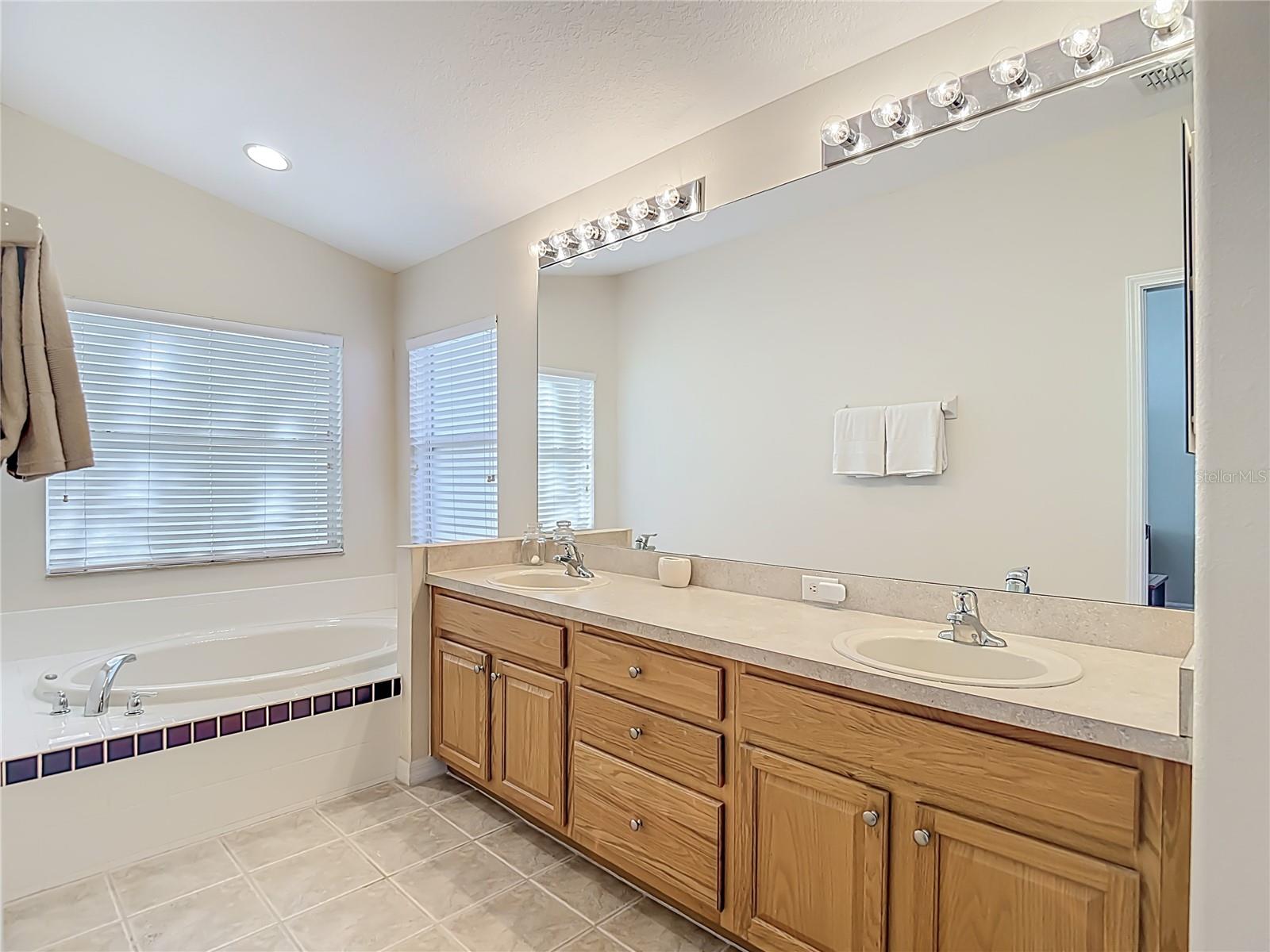 Image 25 of 48 For 456 Greenwich Circle