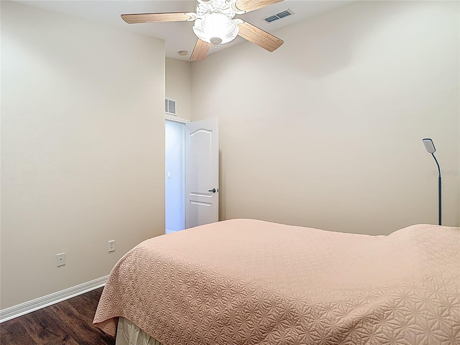 Image 29 of 48 For 456 Greenwich Circle