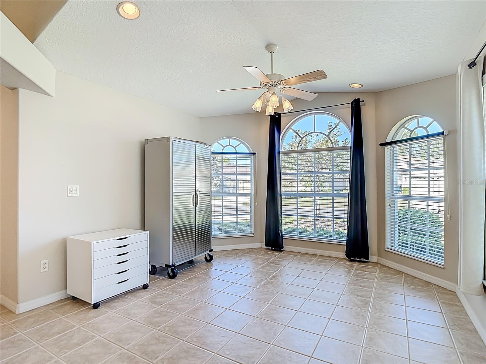 Image 5 of 48 For 456 Greenwich Circle