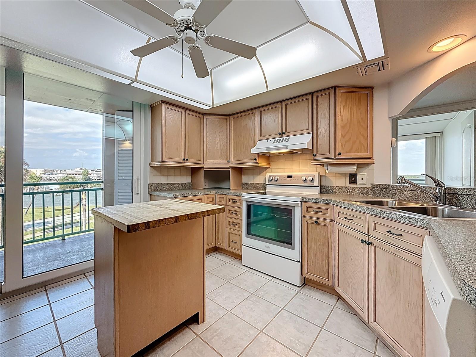 Image 18 of 98 For 1 Key Capri  201e