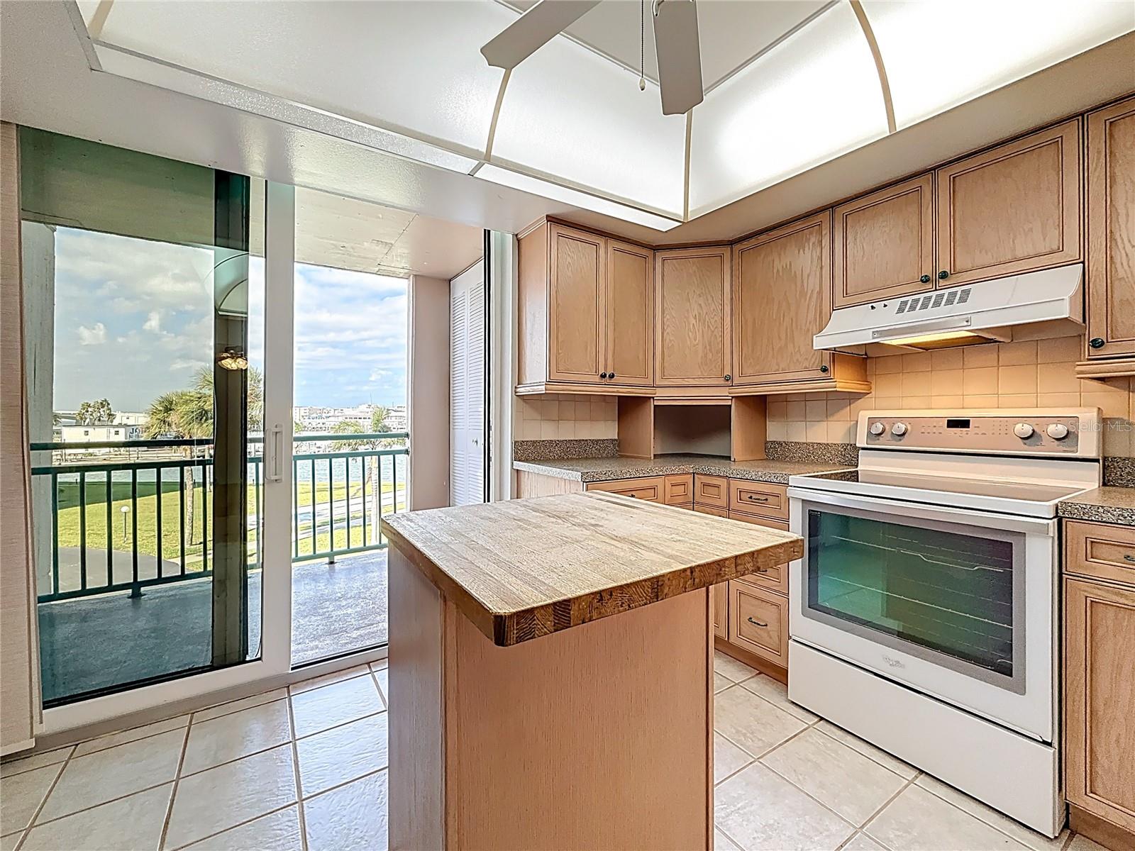 Image 19 of 98 For 1 Key Capri  201e