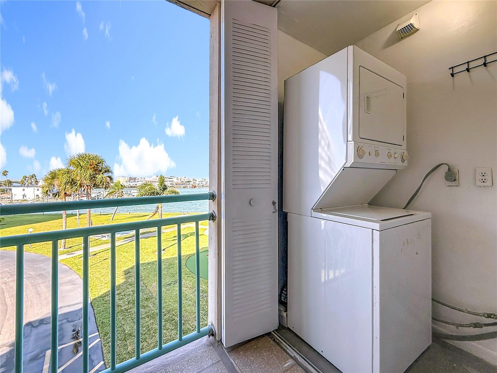 Image 22 of 98 For 1 Key Capri  201e