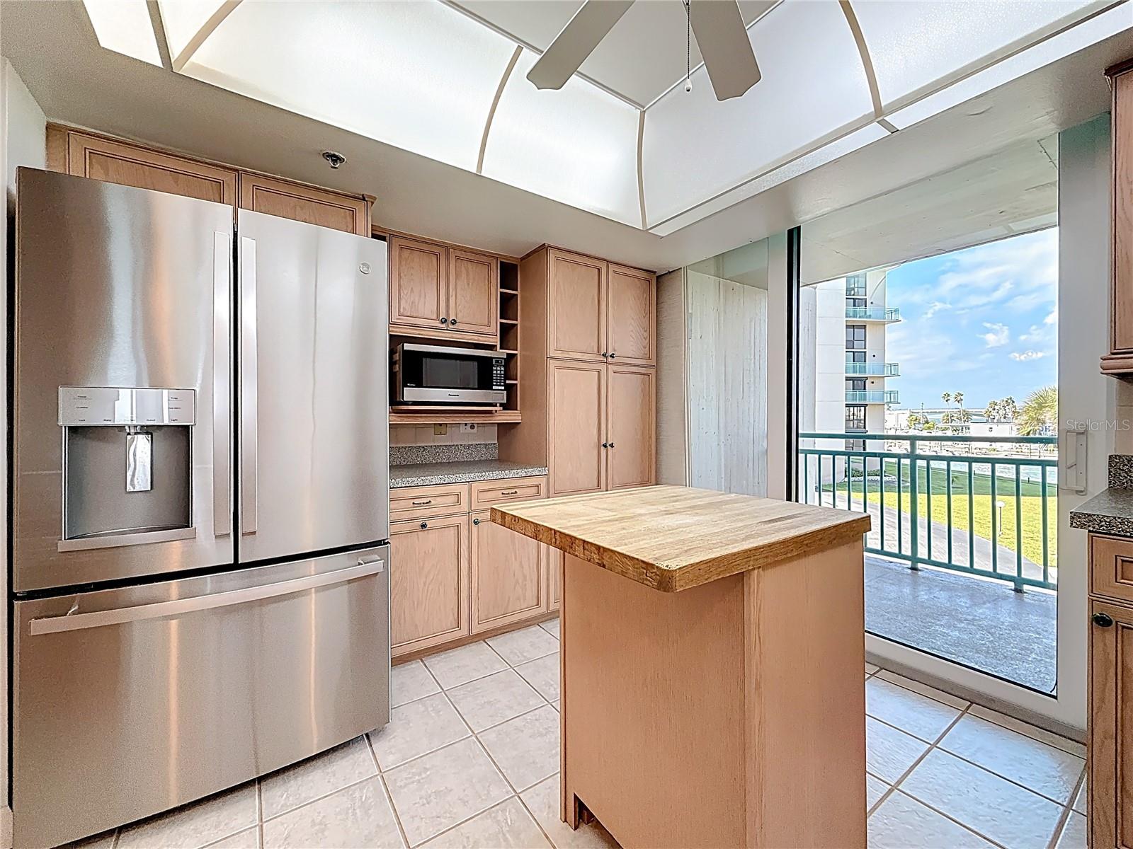 Image 24 of 98 For 1 Key Capri  201e