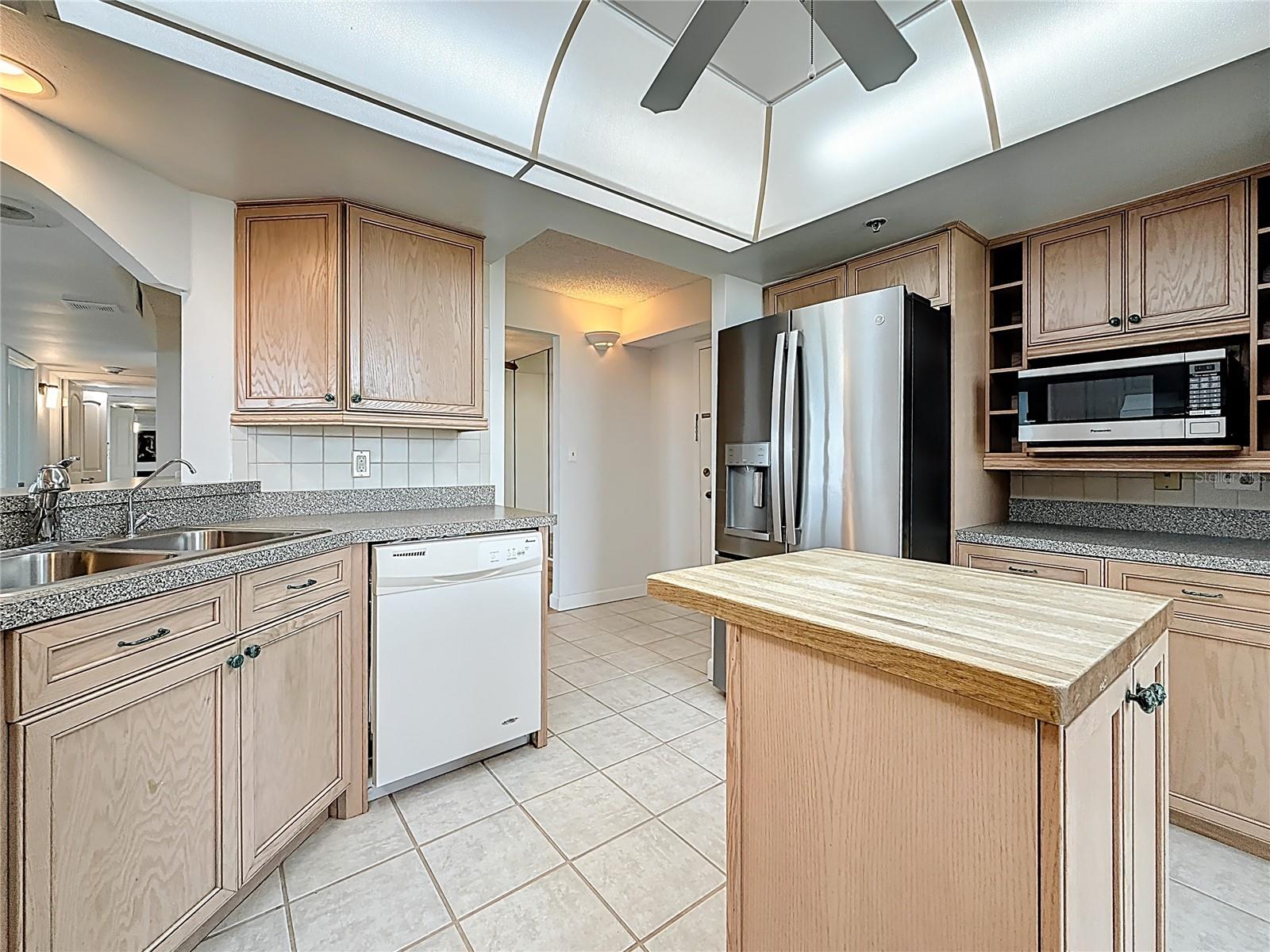 Image 25 of 98 For 1 Key Capri  201e