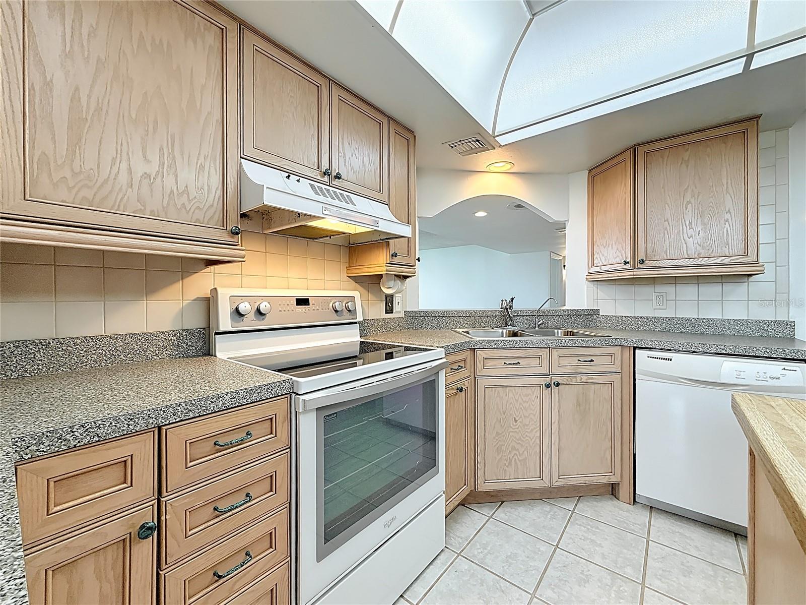 Image 26 of 98 For 1 Key Capri  201e