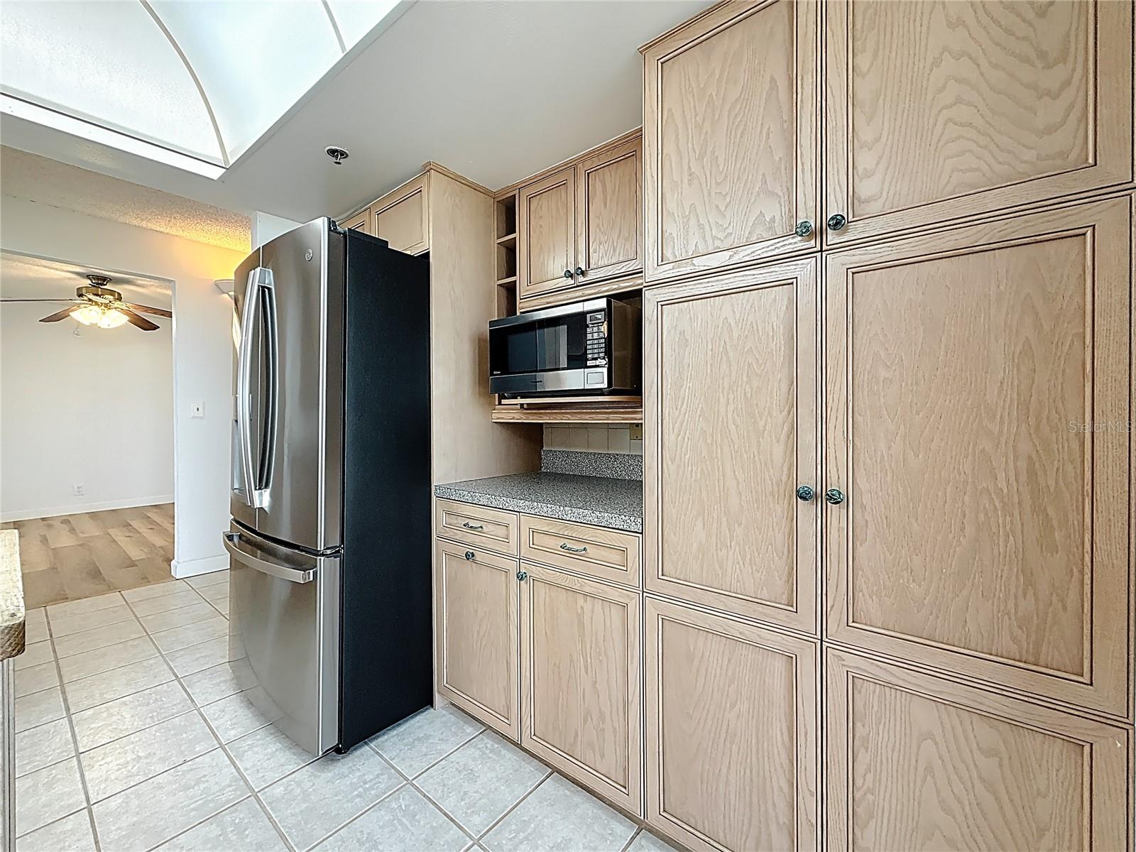 Image 27 of 98 For 1 Key Capri  201e