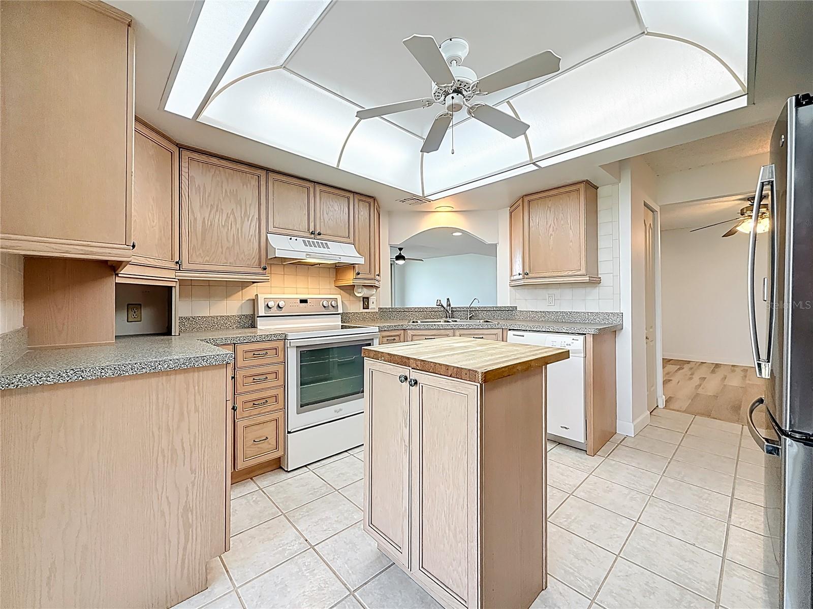 Image 28 of 98 For 1 Key Capri  201e