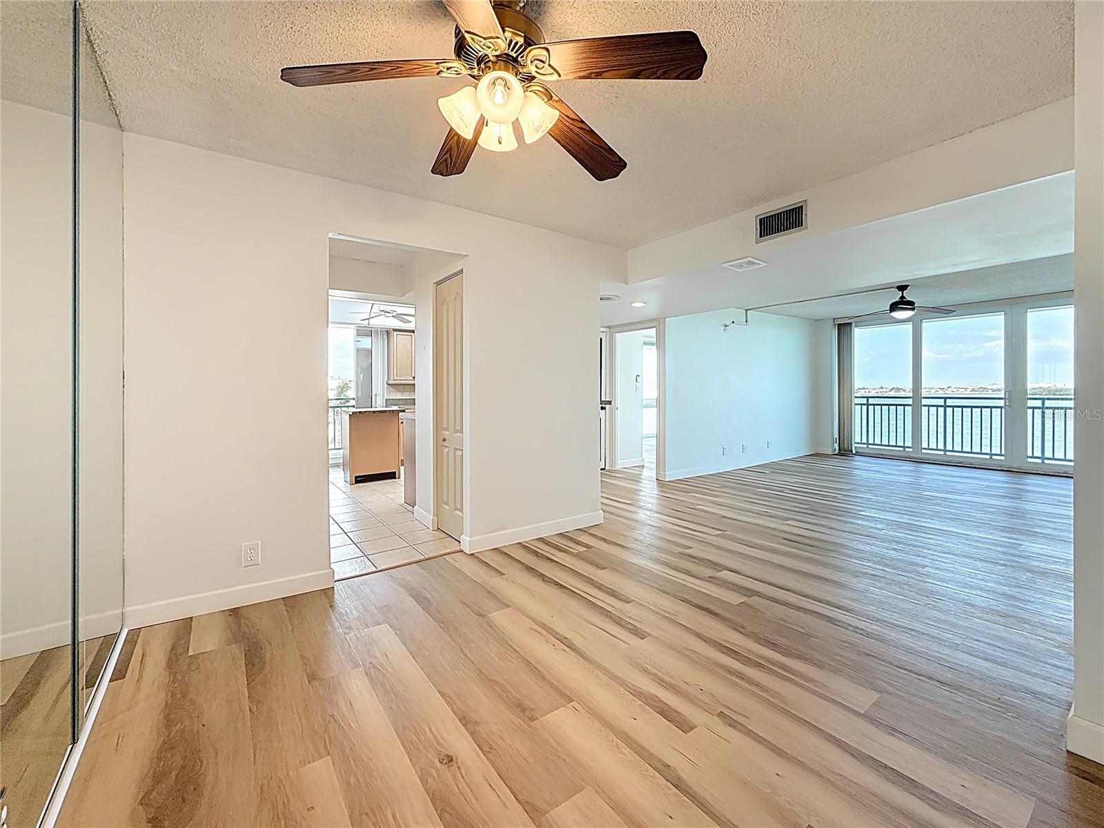 Image 32 of 98 For 1 Key Capri  201e