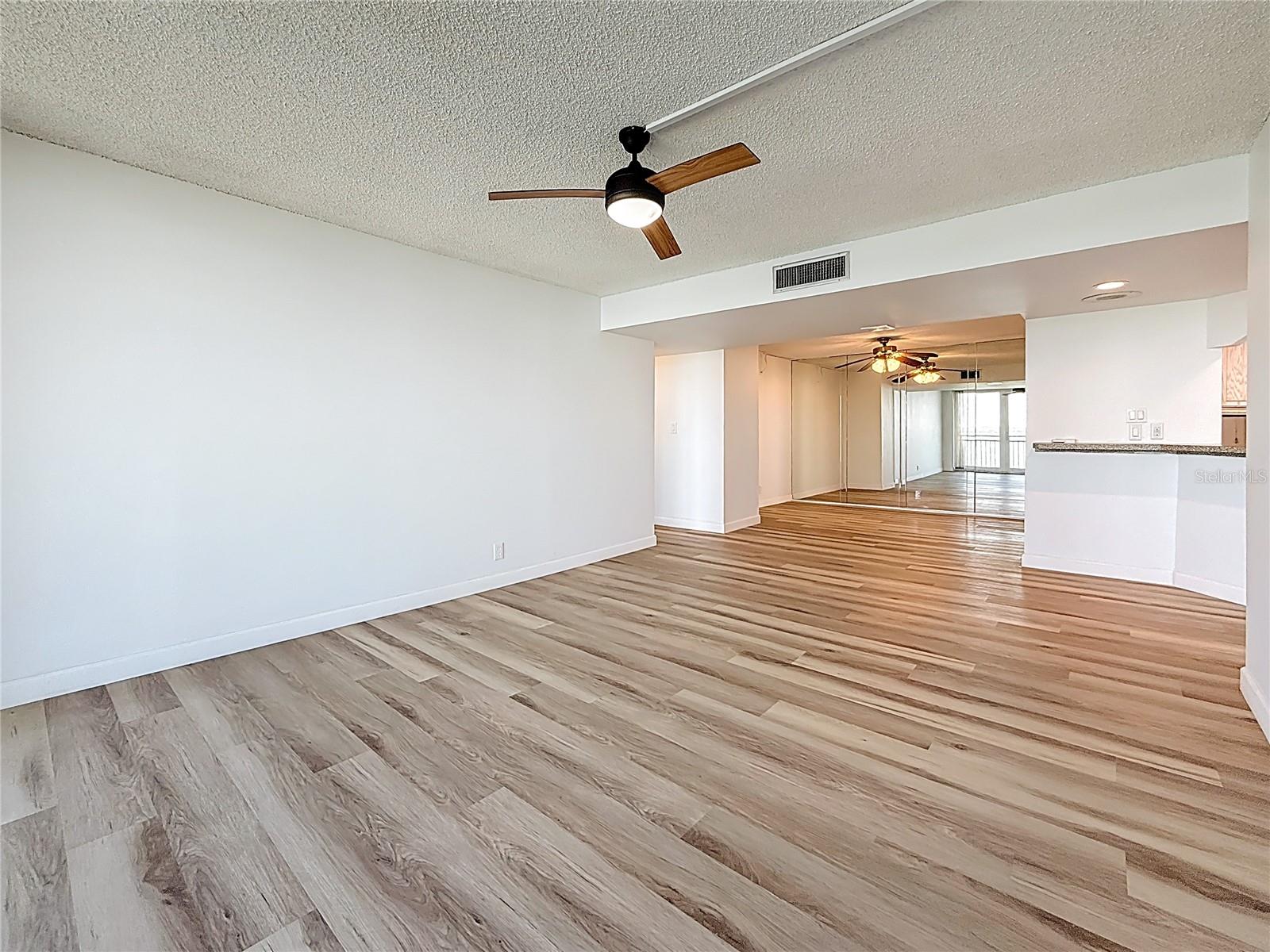 Image 36 of 98 For 1 Key Capri  201e