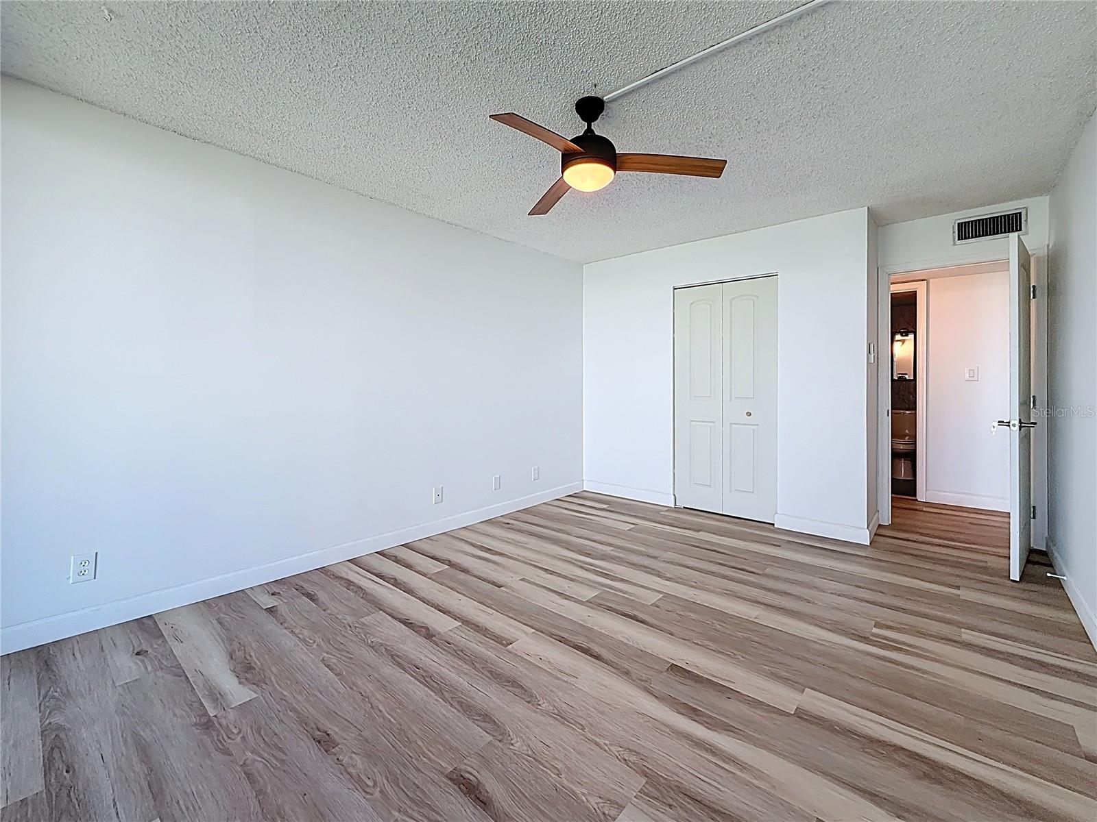 Image 40 of 98 For 1 Key Capri  201e