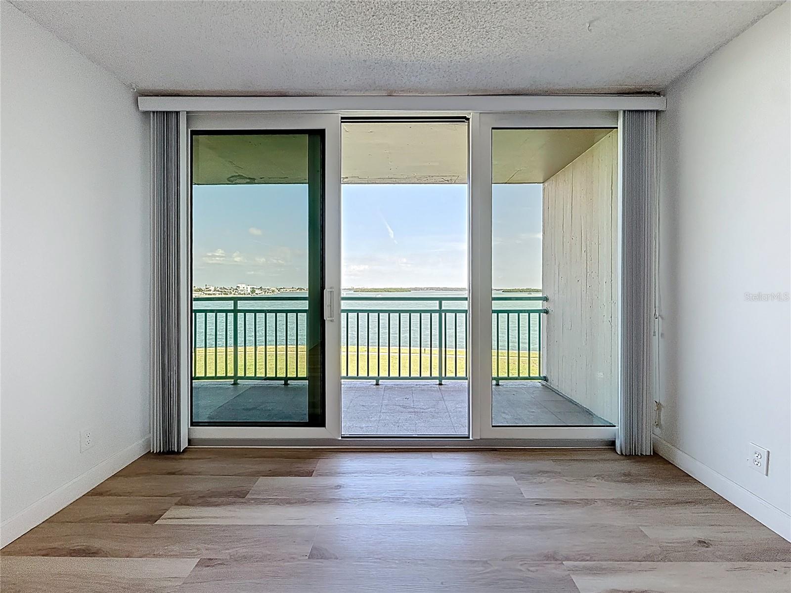 Image 43 of 98 For 1 Key Capri  201e