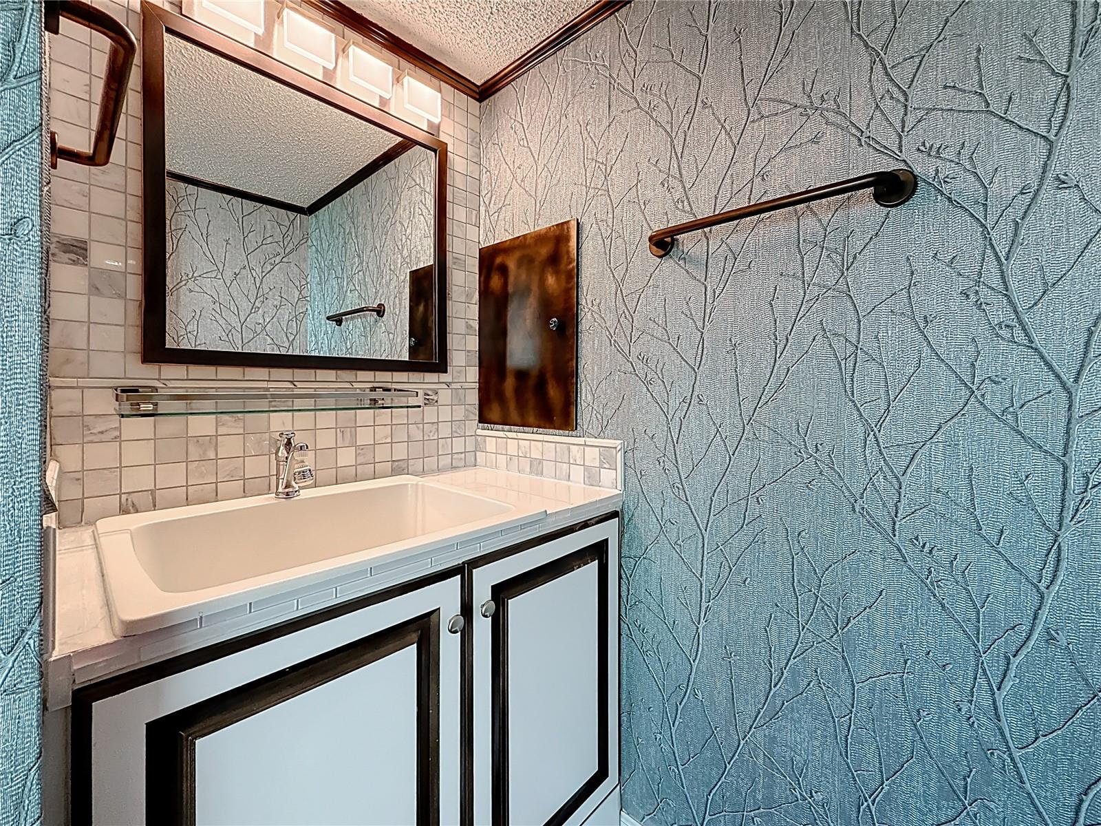 Image 49 of 98 For 1 Key Capri  201e