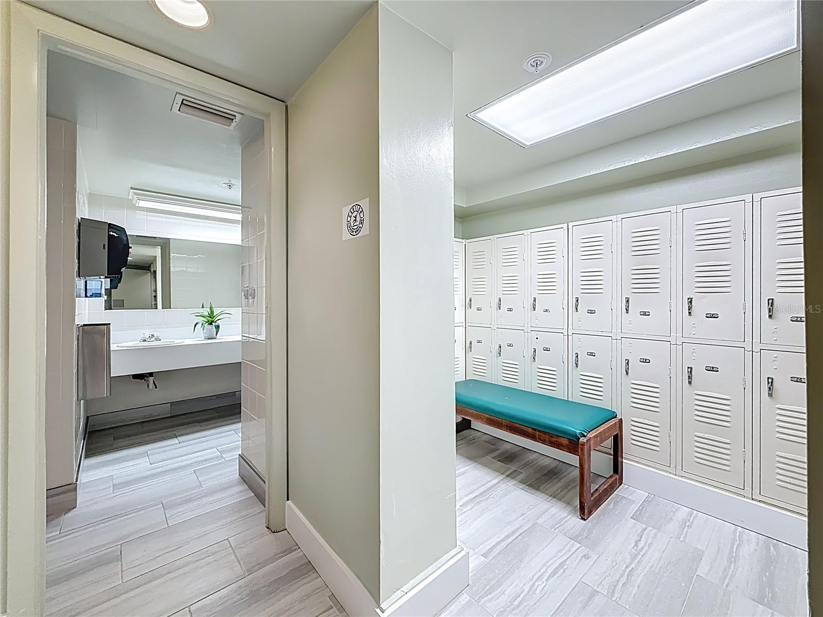 Image 74 of 98 For 1 Key Capri  201e