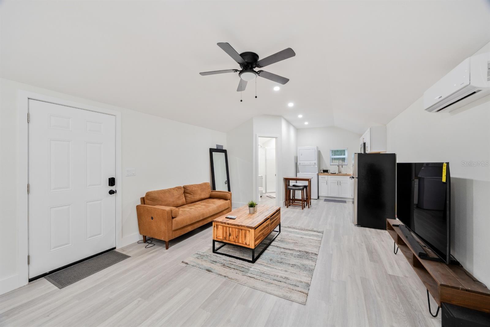 Image 3 of 10 For 5820 Michigan Avenue B