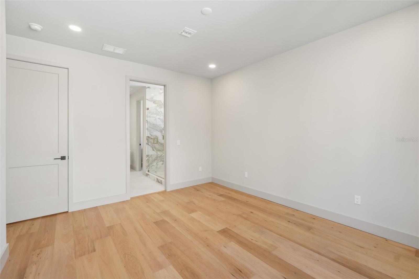 Image 19 of 40 For 1412 Moody Avenue A