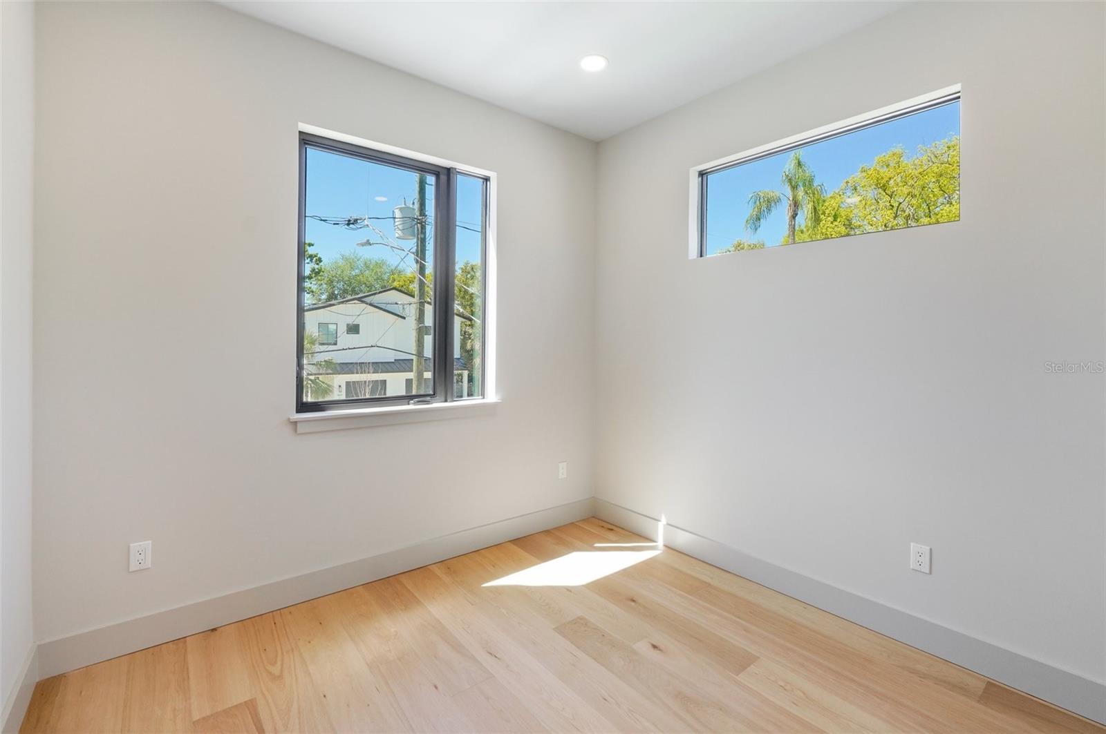 Image 25 of 40 For 1412 Moody Avenue A