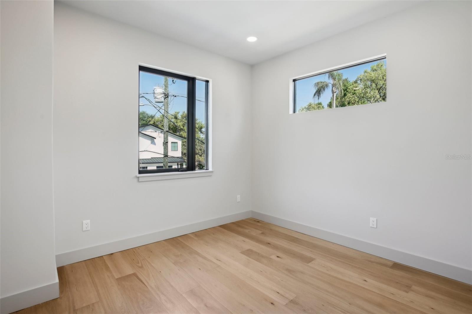 Image 26 of 40 For 1412 Moody Avenue A