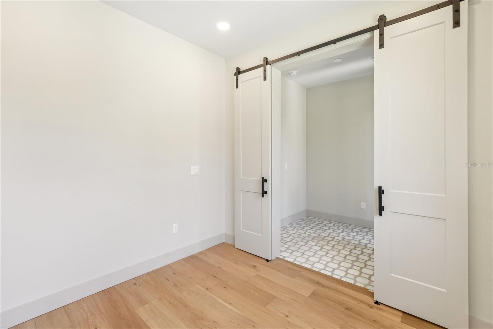 Image 6 of 40 For 1412 Moody Avenue A