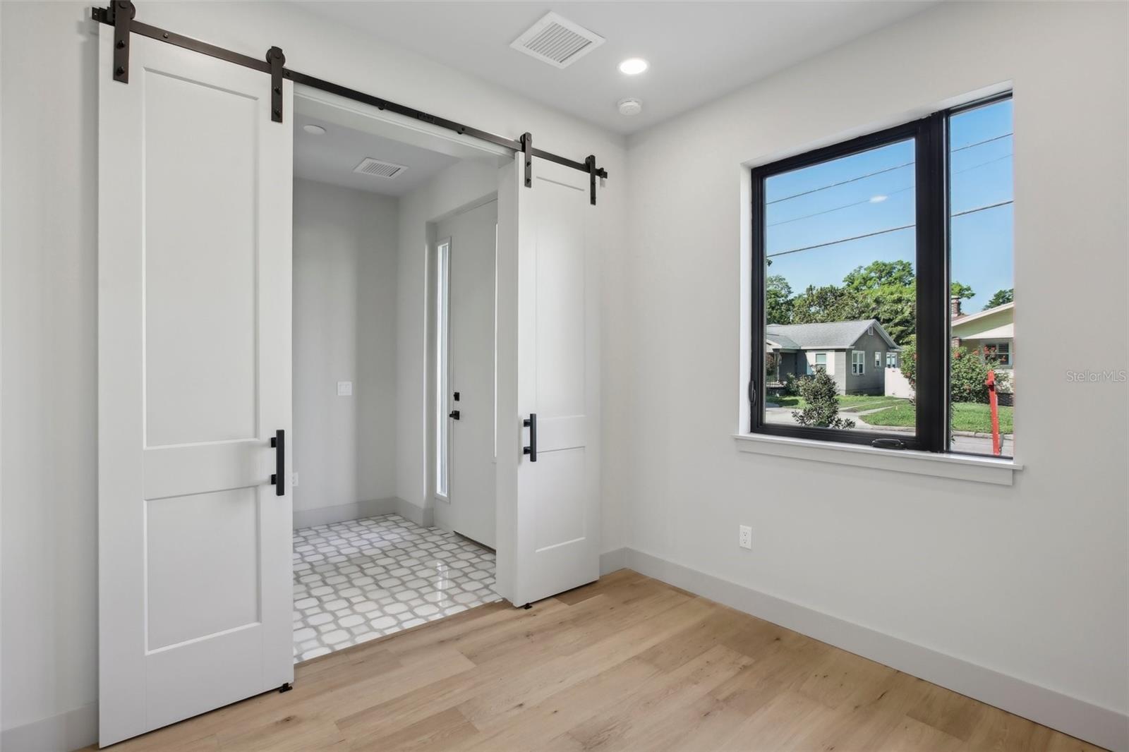 Image 7 of 40 For 1412 Moody Avenue A