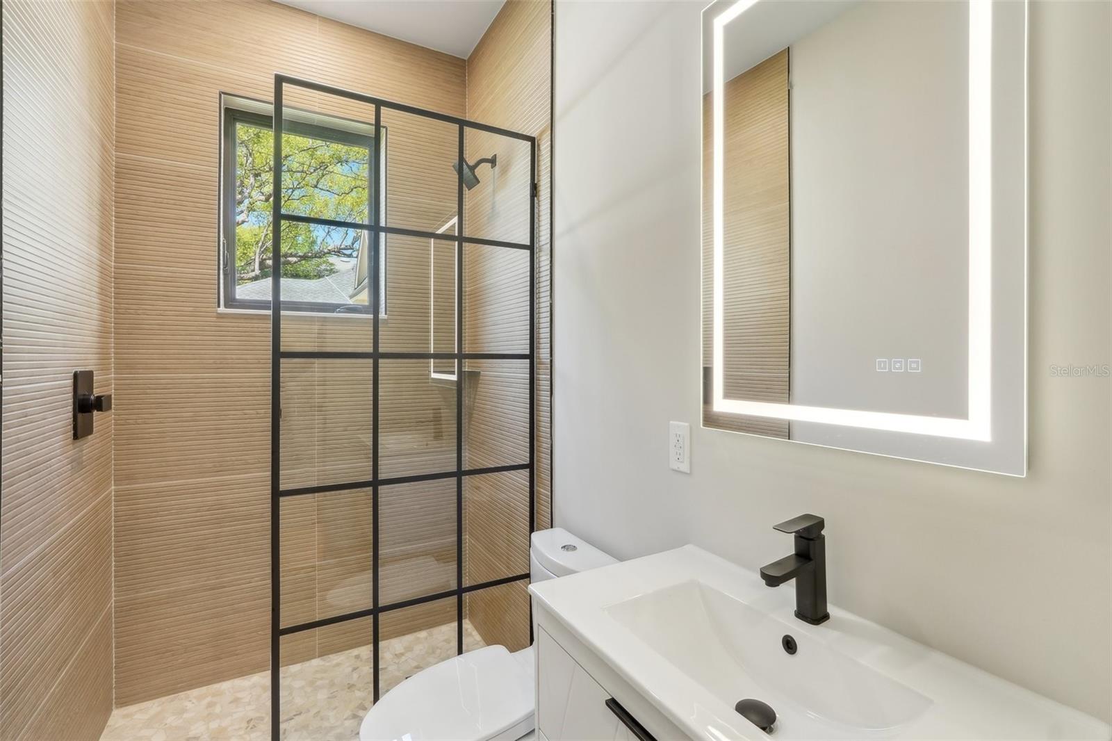 Image 8 of 40 For 1412 Moody Avenue A