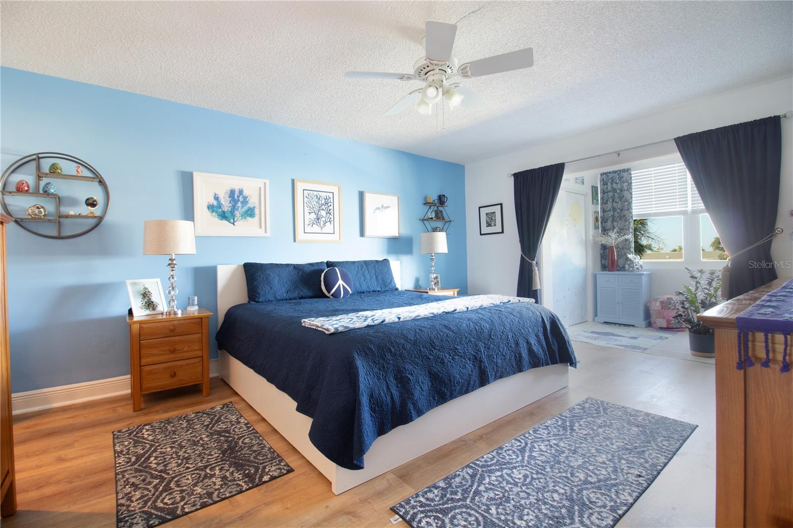 Image 12 of 31 For 4725 Cove Circle 207