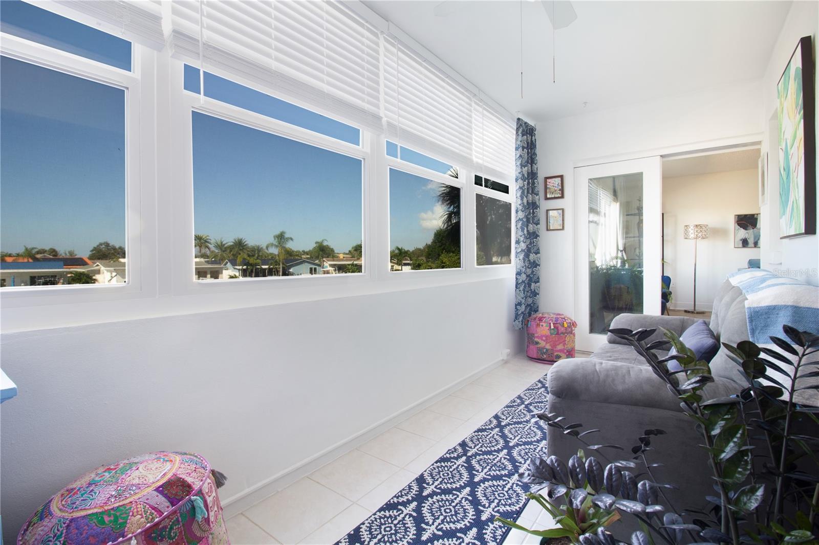 Image 16 of 31 For 4725 Cove Circle 207