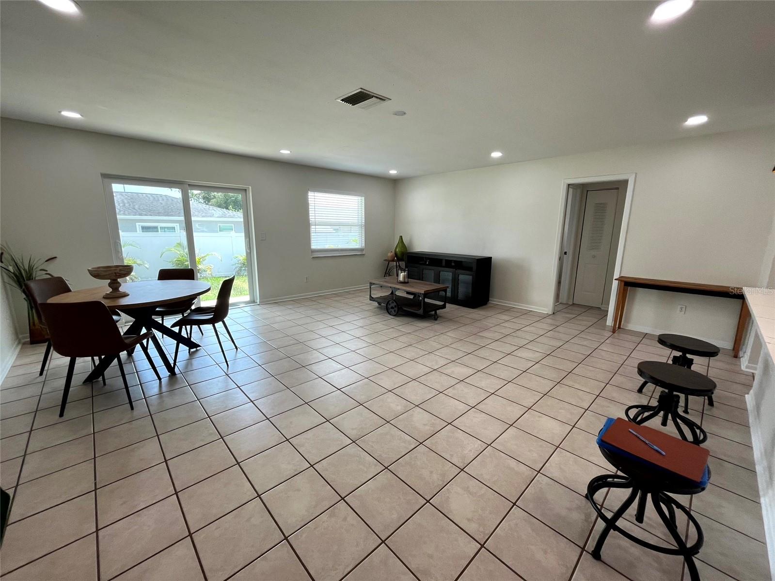 Image 10 of 29 For 1403 Stonehaven Way