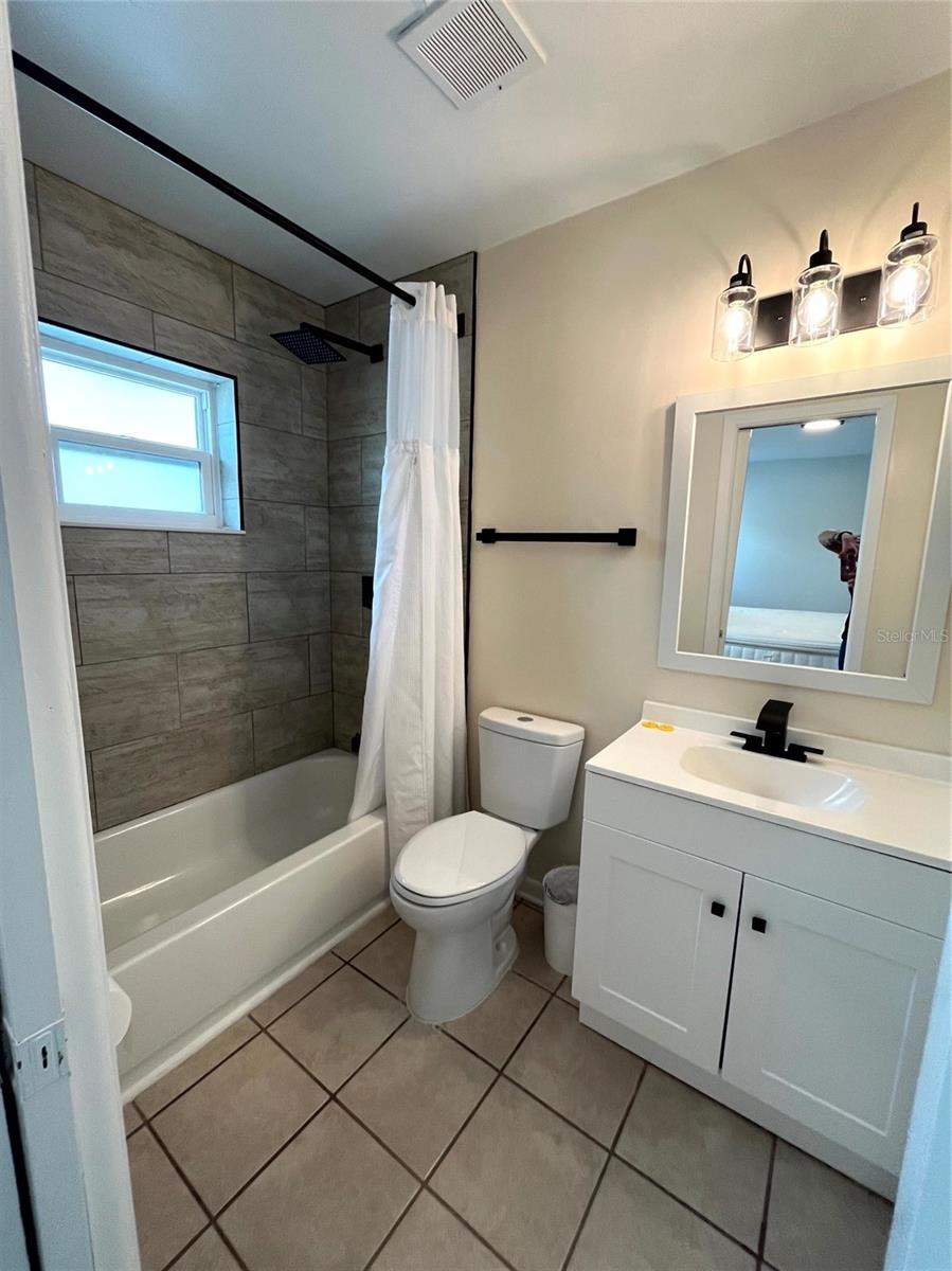 Image 14 of 29 For 1403 Stonehaven Way