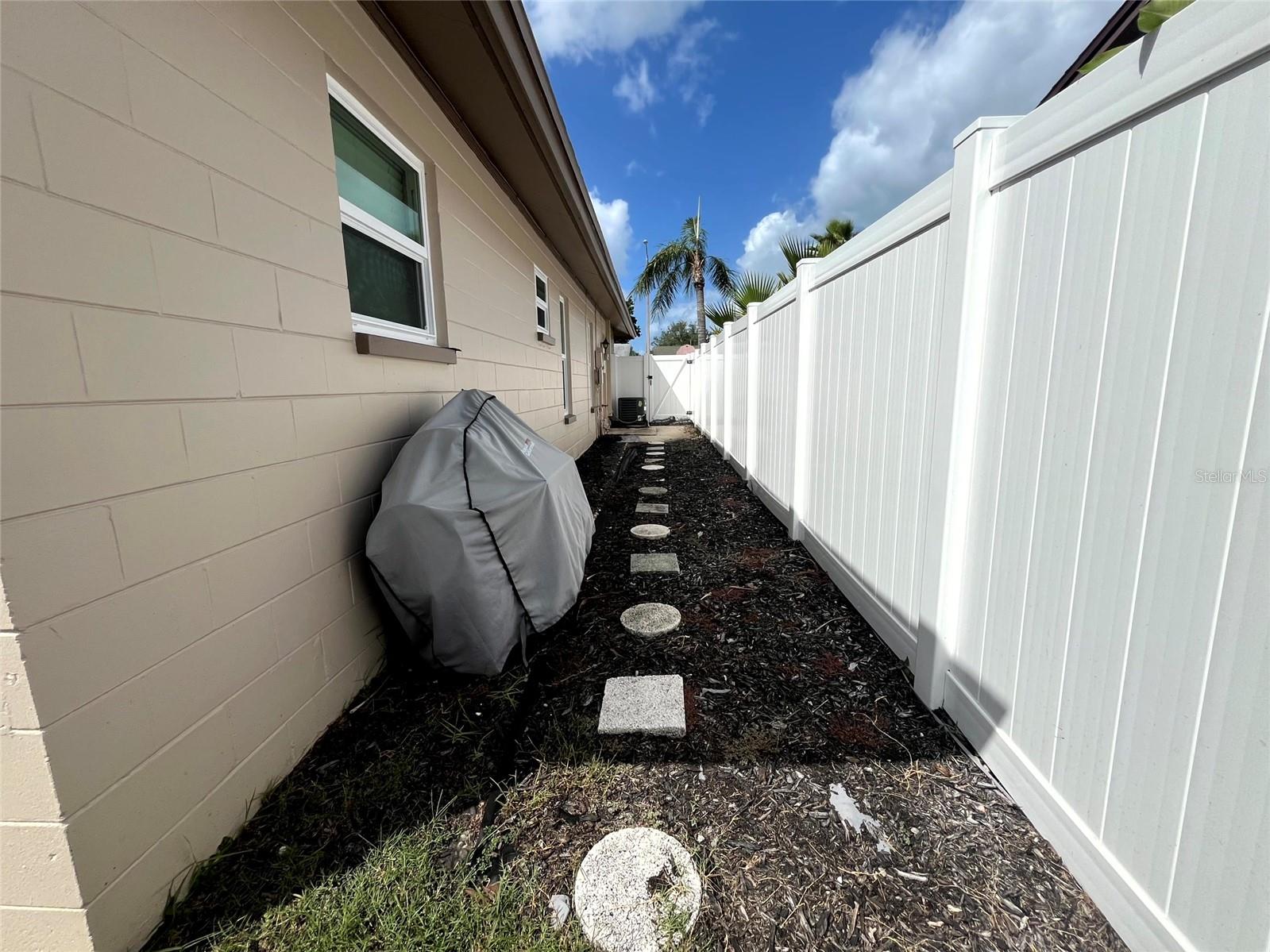 Image 28 of 29 For 1403 Stonehaven Way