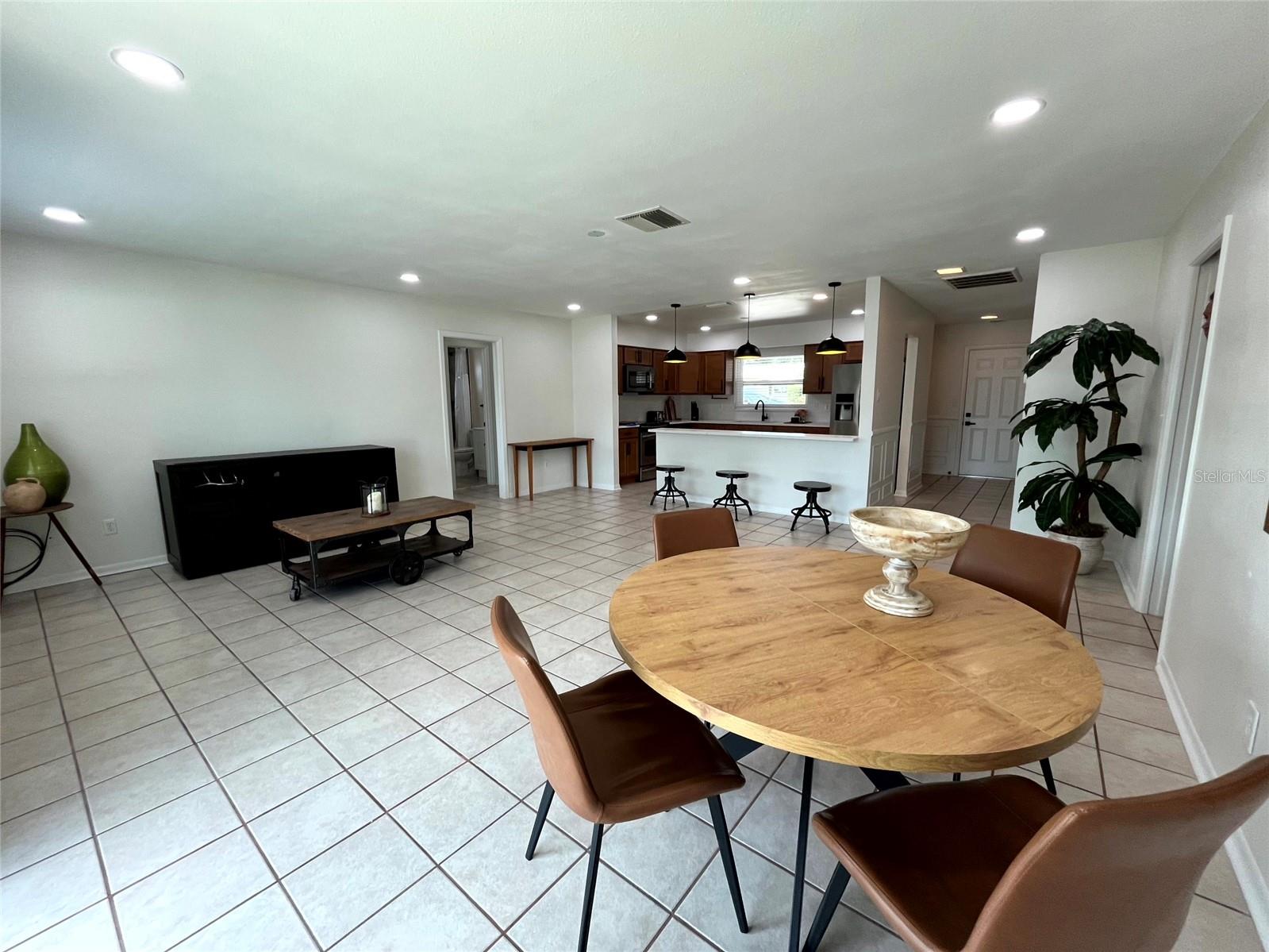 Image 5 of 29 For 1403 Stonehaven Way