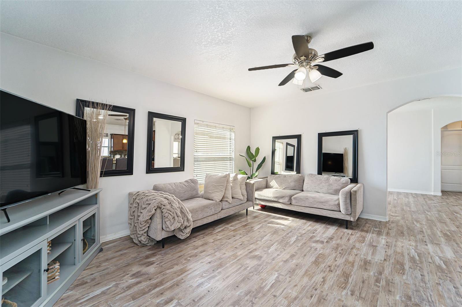 Image 15 of 32 For 1421 Tahoe Springs Court