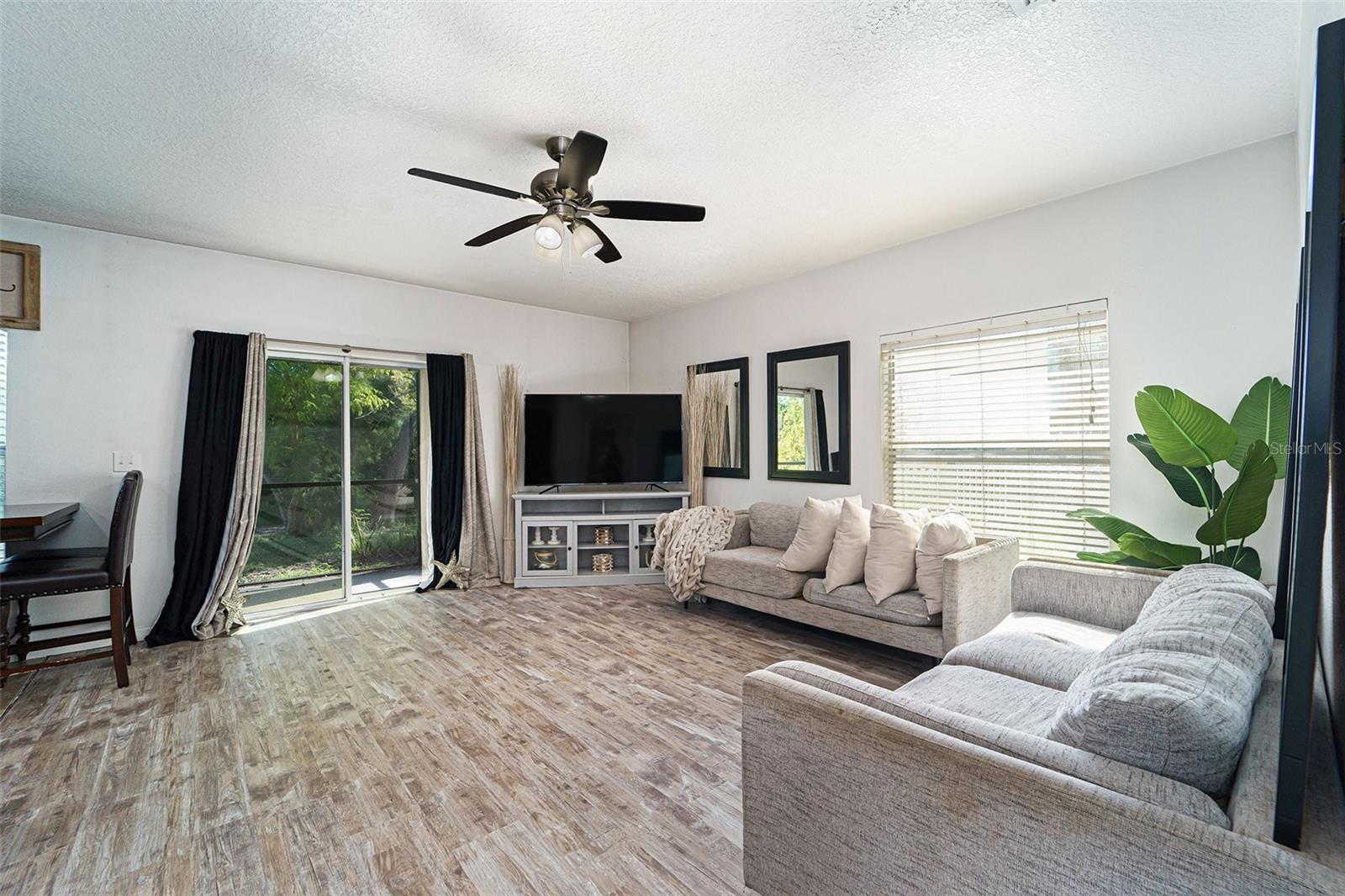 Image 16 of 32 For 1421 Tahoe Springs Court