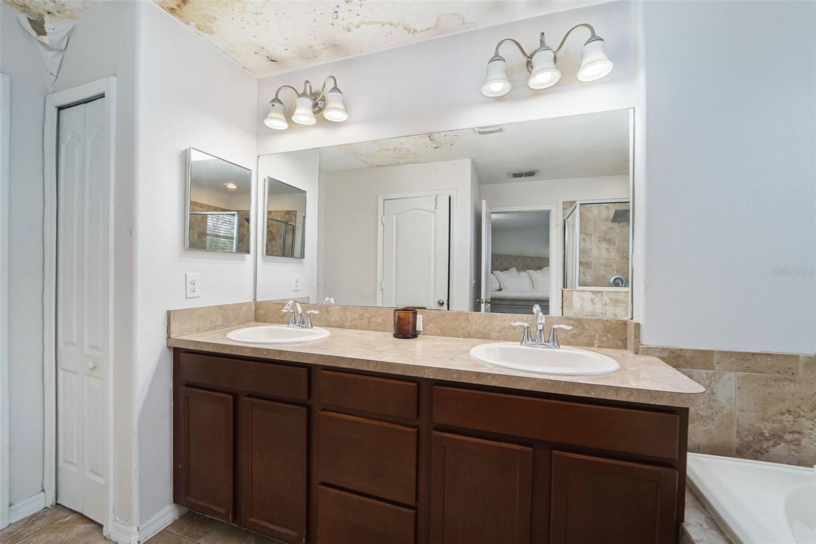 Image 26 of 32 For 1421 Tahoe Springs Court