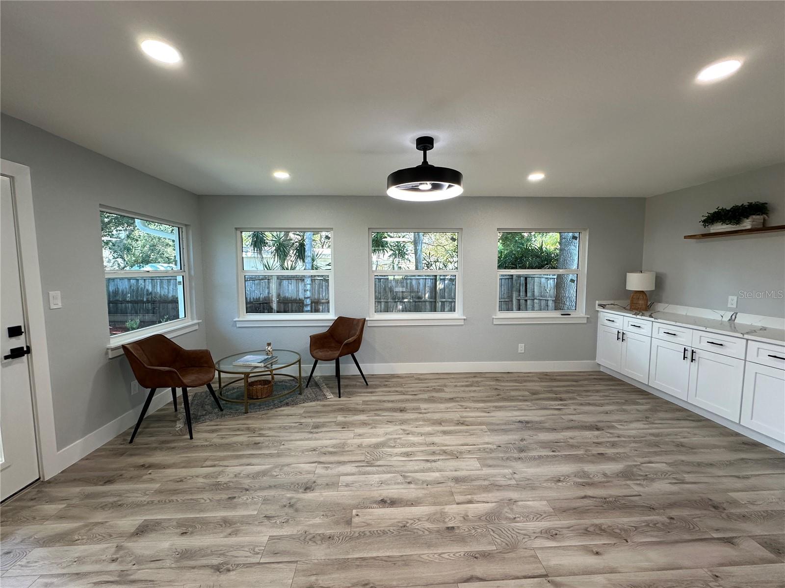 Image 10 of 38 For 9805 110th Lane