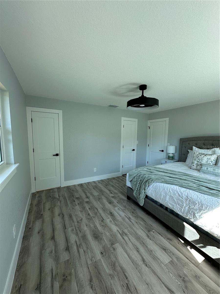 Image 18 of 38 For 9805 110th Lane