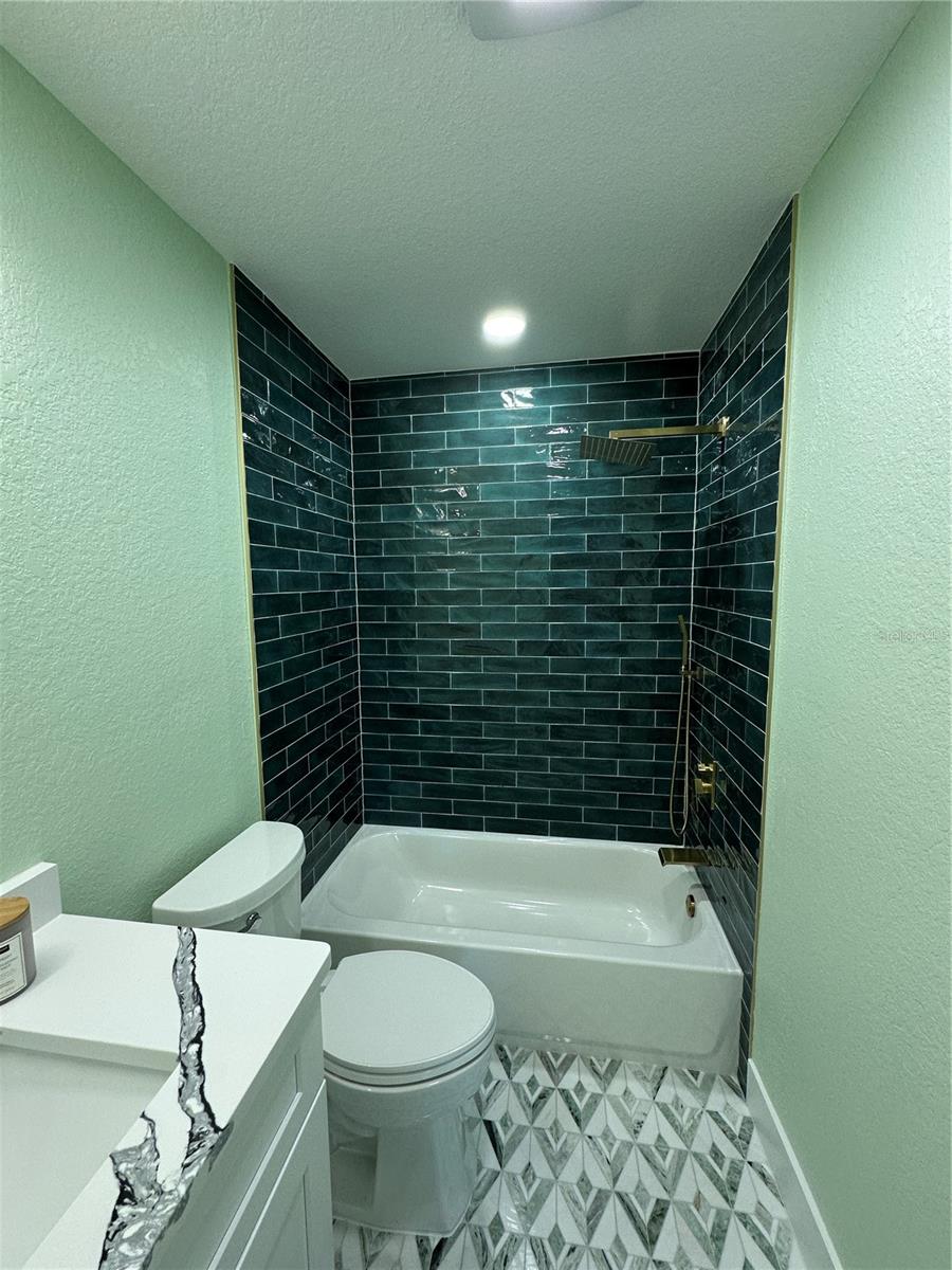 Image 25 of 38 For 9805 110th Lane