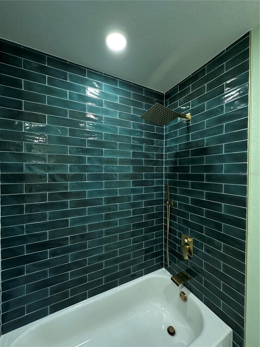 Image 26 of 38 For 9805 110th Lane