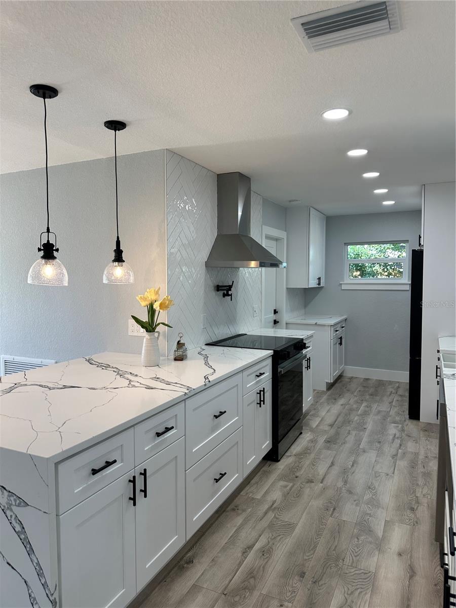 Image 4 of 38 For 9805 110th Lane