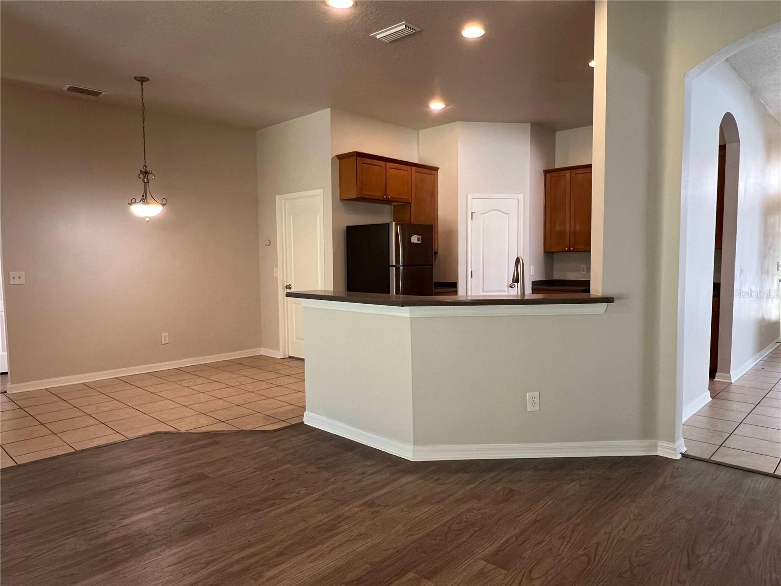 Image 16 of 52 For 16318 Bridgelawn Avenue