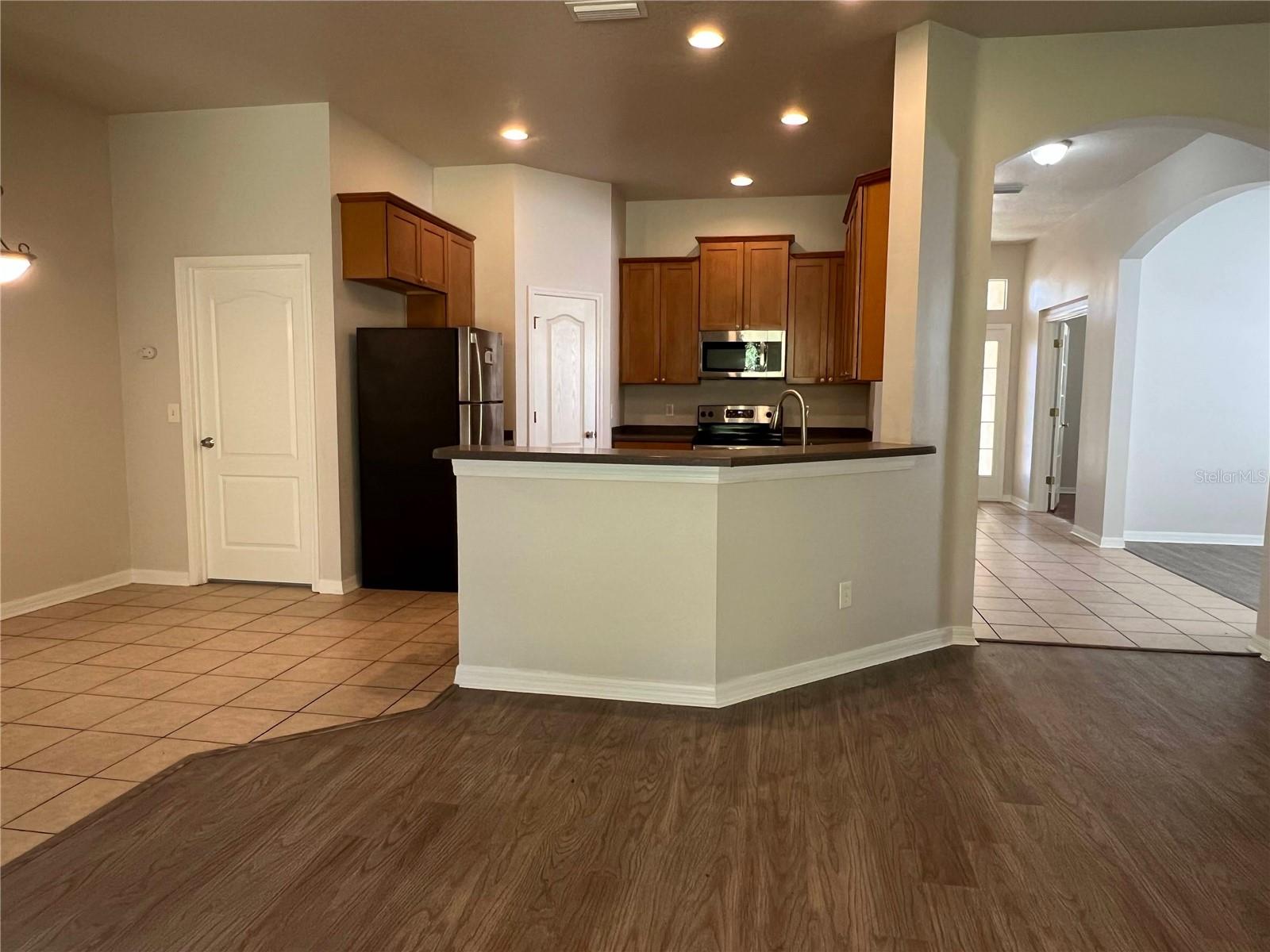 Image 17 of 52 For 16318 Bridgelawn Avenue