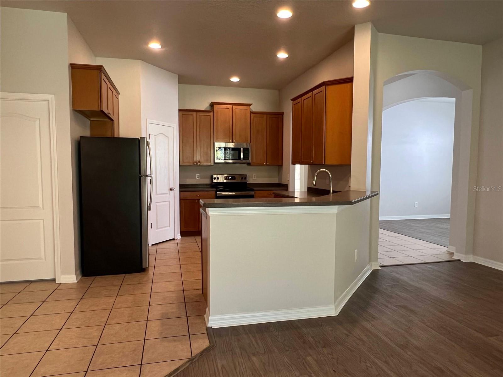 Image 18 of 52 For 16318 Bridgelawn Avenue