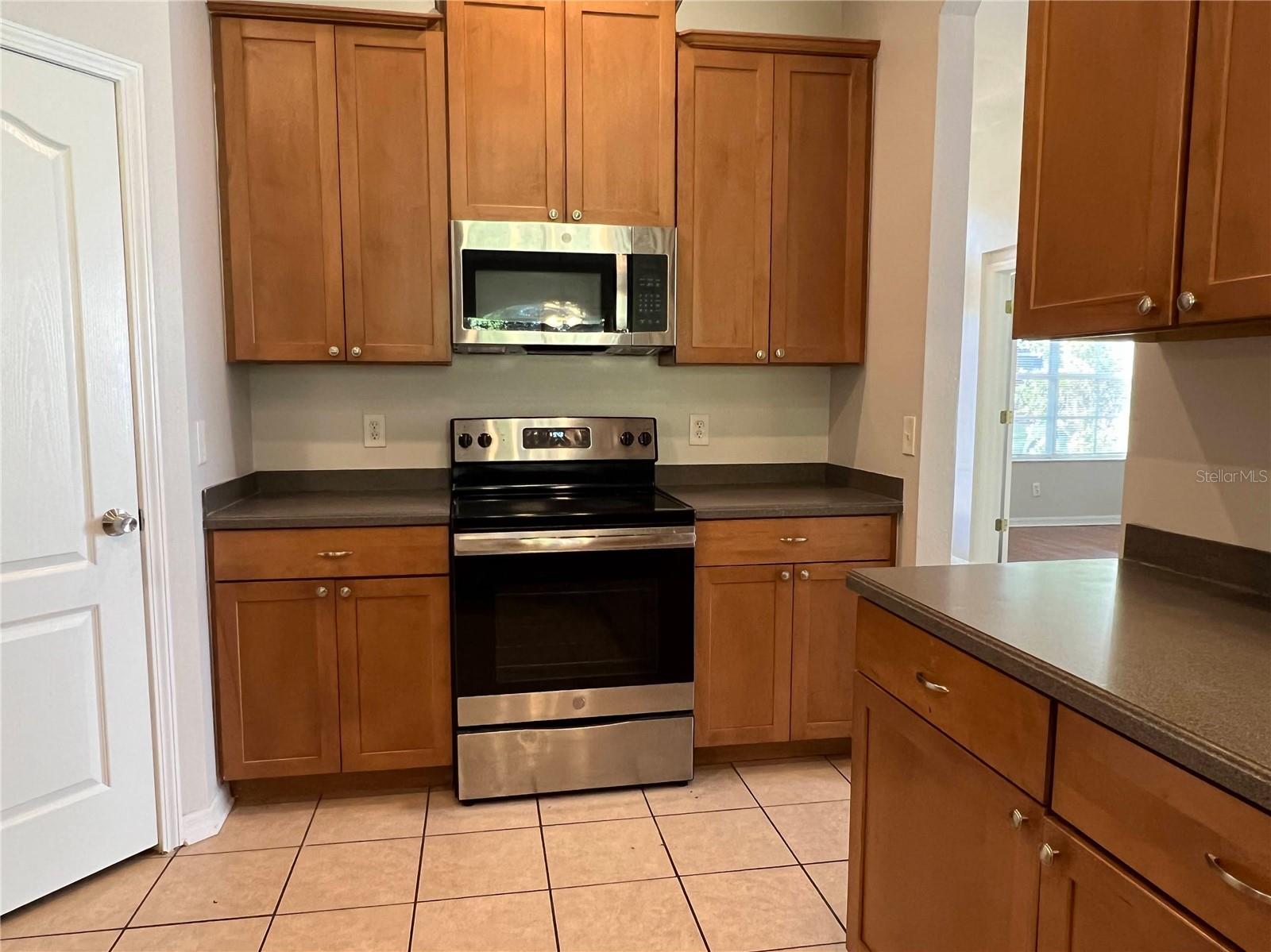 Image 21 of 52 For 16318 Bridgelawn Avenue