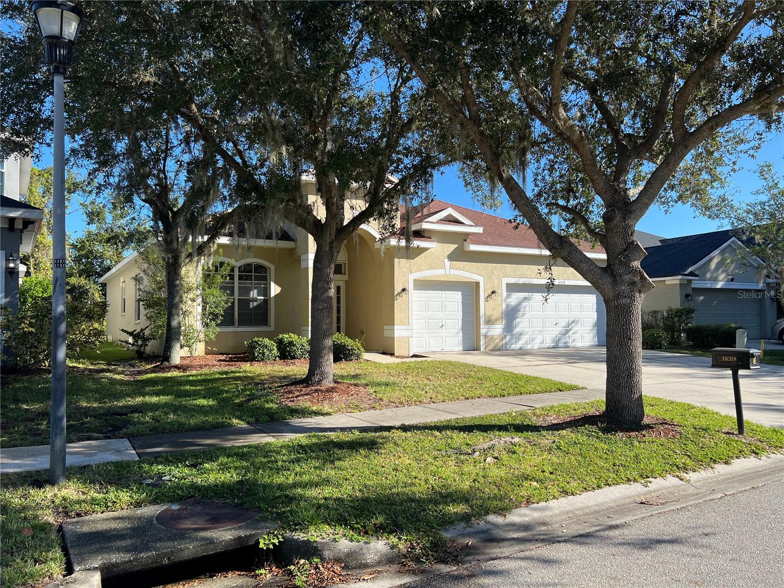 Image 6 of 52 For 16318 Bridgelawn Avenue