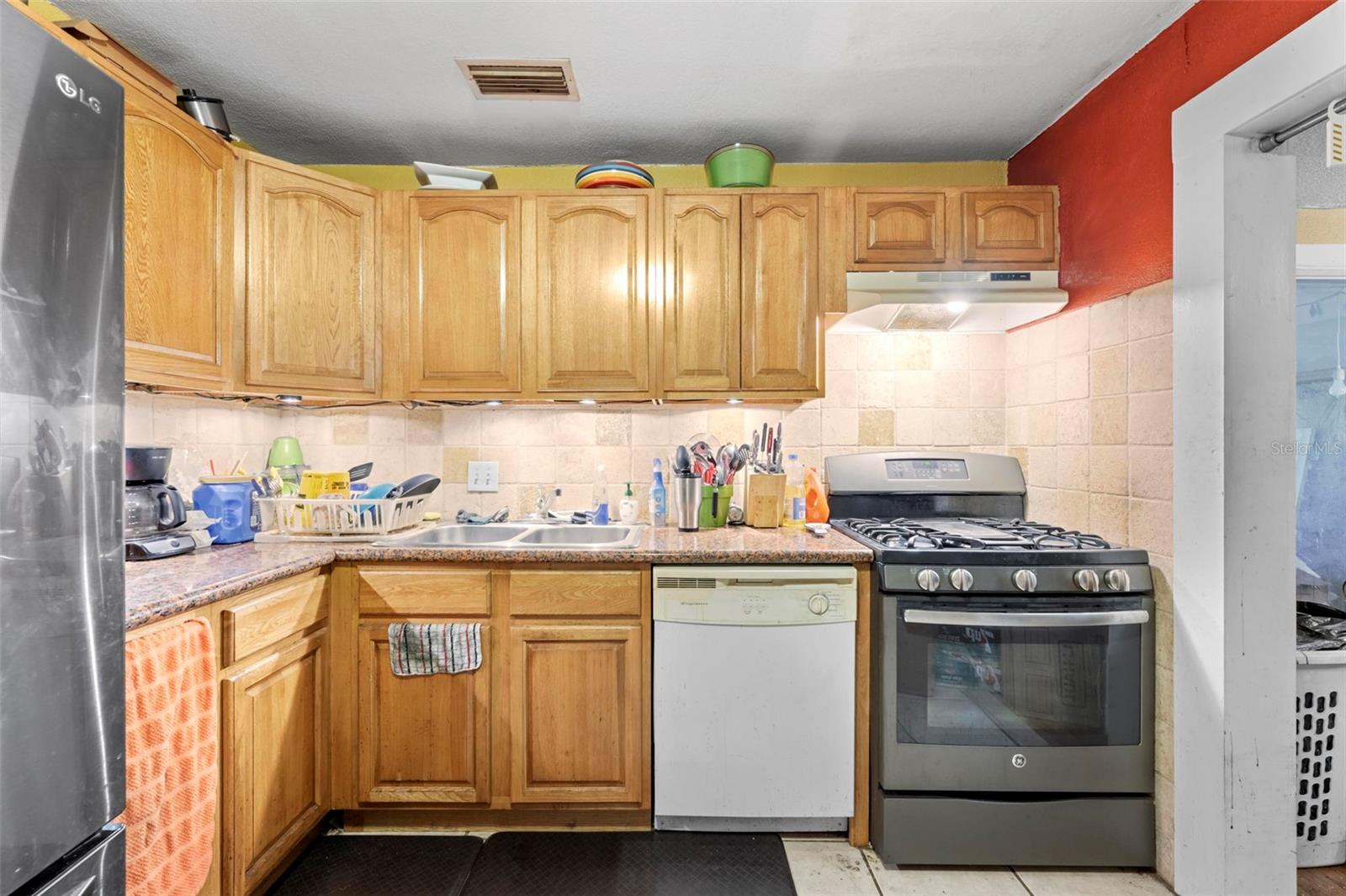 Image 24 of 46 For 3468 9th Avenue N